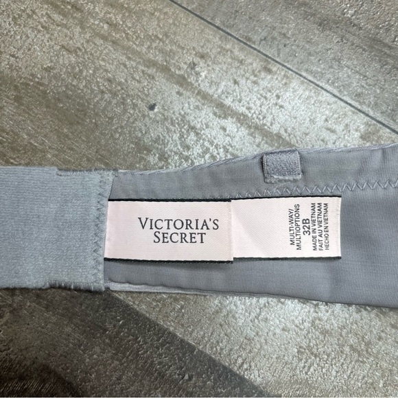 Victoria’s Secret Multi-way Multiposition Bra size 32B - Picture 10 of 13